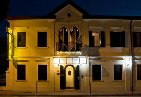 Hotel Cris Mestre